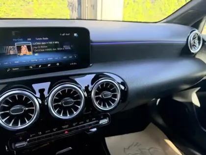 Photo 9 Mercedes Classe A 200 d AMG Line