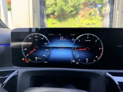 Photo 8 Mercedes Classe A 200 d AMG Line