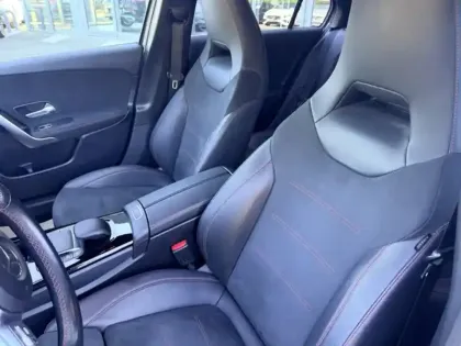 Photo 16 Mercedes Classe A 200 d AMG Line