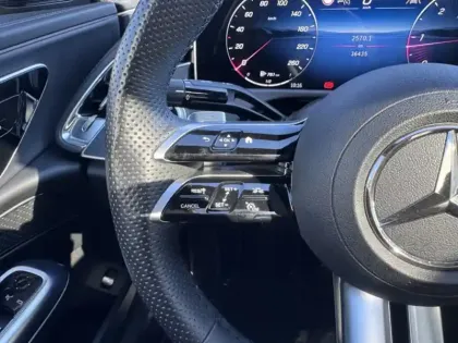 Photo 15 Mercedes Classe E  220 d AMG Line Berlin