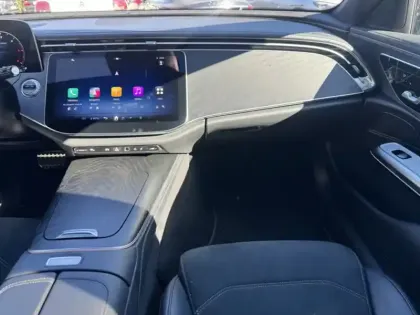 Photo 10 Mercedes Classe E  220 d AMG Line Berlin