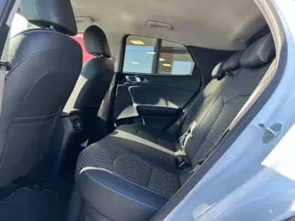 Photo 13 Kia Xceed Gén. I Ph1 Black & White 5