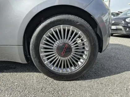 Photo 10 Fiat 500  e 95ch (RED) MY23