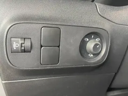 Photo 10 Citroën C3  1.5 BlueHDi 100ch S&S PLUS // AUTO-ECOLE