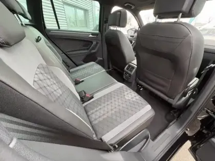 Photo 12 Volkswagen Tiguan  2.0 TDI 150ch R-Line DSG7