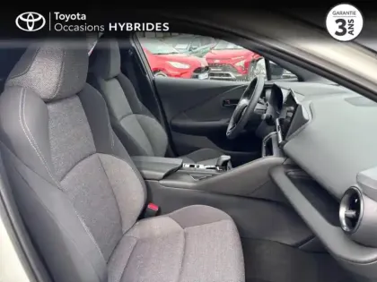 Photo 14 Toyota C-HR  2.0 Hybride Rechargeable 225ch Graphic MY26