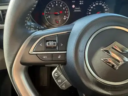 Photo 12 Suzuki Swift  1.2 Hybrid 83ch Pack AllGrip