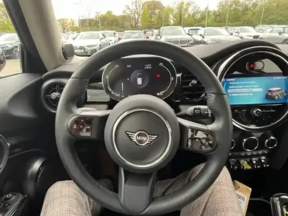 Photo 12 Mini Mini Gén. III (F56) Ph3 Edition Premium Plus 3