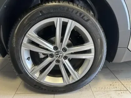 Photo 8 Volkswagen T-cross  1.0 TSI 110ch R-Line DSG7