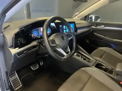 Photo 12 Volkswagen Golf  1.5 eTSI OPF 130ch Active DSG7