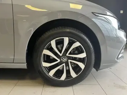 Photo 10 Volkswagen Golf  1.5 eTSI OPF 130ch Active DSG7