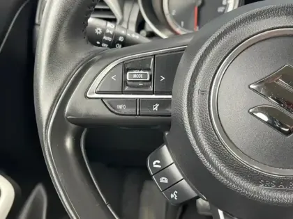 Photo 13 Suzuki Swift  1.2 Dualjet 90ch Privilège Euro6d-T