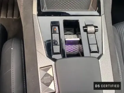 Photo 16 DS DS 4  E-TENSE 225ch Performance Line