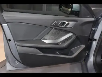 Photo 12 BMW Serie 1 Série 1 120dA 163ch M Sport DKG7