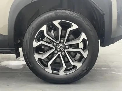 Photo 8 Toyota Yaris Hybride 1.5 HYBRID 116H DESIGN