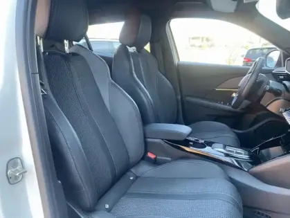 Photo 24 Peugeot 2008 e- II ELECTRIQUE GT