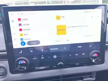 Photo 17 Toyota C-HR Design Grande Autonomie 77 kWh 224ch +