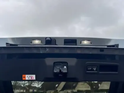 Photo 15 Toyota C-HR Design Grande Autonomie 77 kWh 224ch +