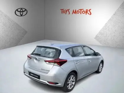 Photo 5 Toyota Auris Hybride 136h Dynamic