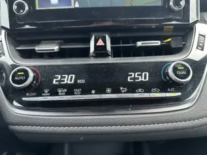 Photo 16 Toyota Corolla Hybride 122h Dynamic 1.8 122 ch