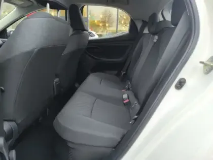 Photo 8 Toyota Yaris Hybride 116h Dynamic Business Beyond Zer