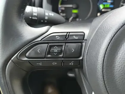 Photo 14 Toyota Yaris Hybride 116h Dynamic Business Beyond Zer