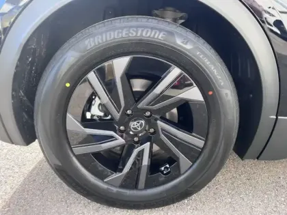 Photo 7 Toyota C-HR Design Grande Autonomie 77 kWh 224ch +