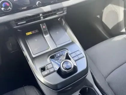 Photo 16 Toyota C-HR Design Grande Autonomie 77 kWh 224ch +