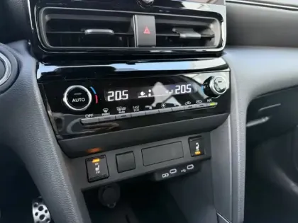 Photo 15 Toyota Yaris Hybride 1.5 HYBRID 130H GR SPORT AUTO 2W