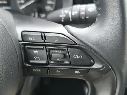 Photo 18 Toyota Yaris Hybride 116h Dynamic Business Beyond Zer