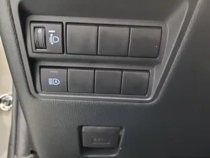 Photo 20 Toyota Yaris Design 120