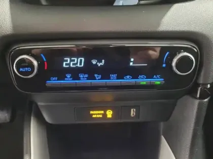 Photo 14 Toyota Yaris Design 120