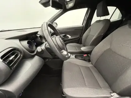 Photo 13 Toyota Yaris Hybride 1.5 HYBRID 116H DESIGN / PACK CARGO