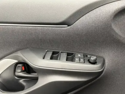 Photo 20 Toyota Yaris Hybride 1.5 HYBRID 116H DESIGN / PACK CARGO