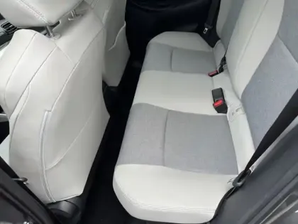 Photo 10 Toyota Yaris Hybride 116h ICONIC MY22 1.5 116 ch