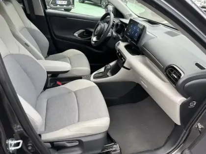 Photo 9 Toyota Yaris Hybride 116h ICONIC MY22 1.5 116 ch