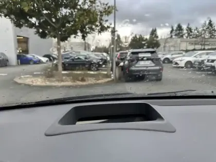 Photo 21 Toyota Yaris Hybride 116h ICONIC MY22 1.5 116 ch