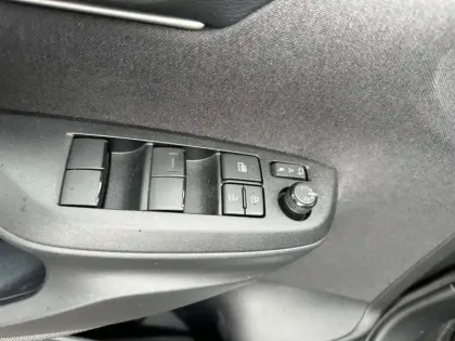 Photo 13 Toyota Yaris Hybride 116h ICONIC MY22 1.5 116 ch