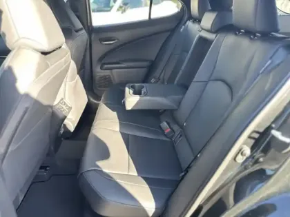 Photo 15 Lexus UX 300h 2WD F SPORT Design My26 HYBRIDE