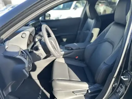 Photo 26 Lexus UX 300h 2WD F SPORT Design My26 HYBRIDE