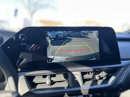 Photo 28 Lexus UX 300h 2WD F SPORT Design My26 HYBRIDE