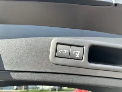 Photo 6 Lexus UX 300h 2WD F SPORT Design My26 HYBRIDE