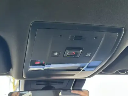 Photo 25 Lexus UX 300h 2WD F SPORT Design My26 HYBRIDE