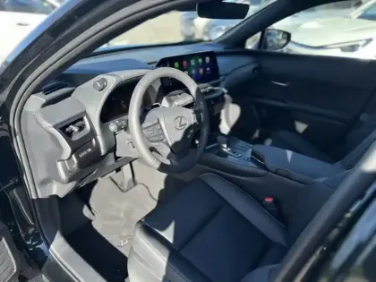 Photo 27 Lexus UX 300h 2WD F SPORT Design My26 HYBRIDE