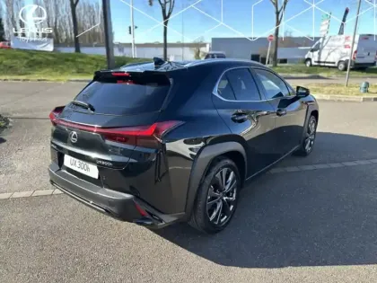 Photo 7 Lexus UX 300h 2WD F SPORT Design My26 HYBRIDE