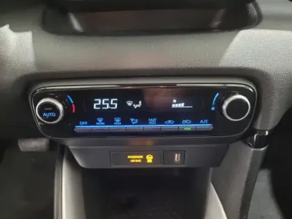 Photo 16 Toyota Yaris Hybride 116h Design MY22