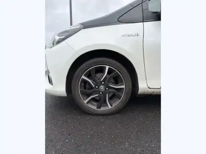 Photo 8 Toyota Yaris Gén. III Ph2 NG Collection 5