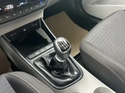 Photo 7 Hyundai I20 1.0 T-GDi 100ch Hybrid Creative