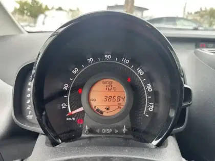 Photo 10 Toyota Aygo 1.0 VVT-i x-play