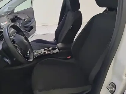 Photo 16 Peugeot 208  Electrique 50 kWh 136ch